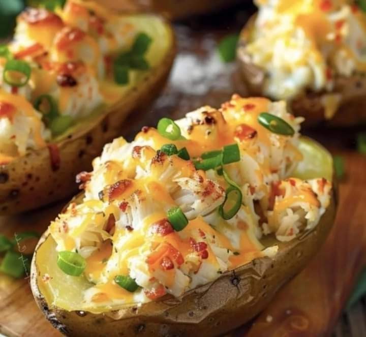Cheesy Stuffed Baked Potatoes A Comfort Food Classic CYSSERO cheesy-stuffed-baked-potatoes-a-comfort-food-classic-cyssero