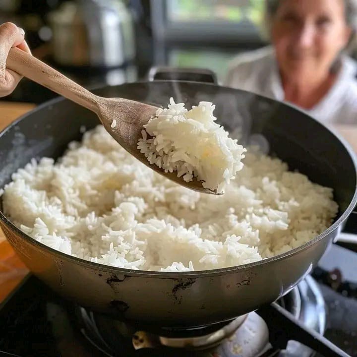 Perfect Fluffy White Rice CYSSERO