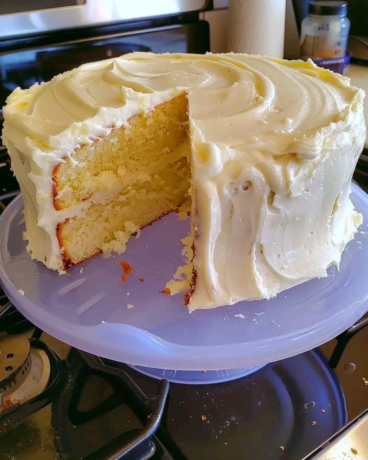 Classic Vanilla Layer Cake with Creamy Buttercream Frosting - CYSSERO